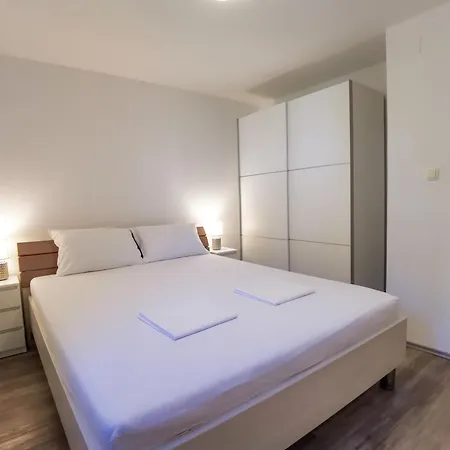 Mia Apartament Vrbnik (Primorje-Gorski Kotar)