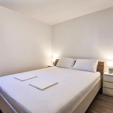 Mia Apartman *